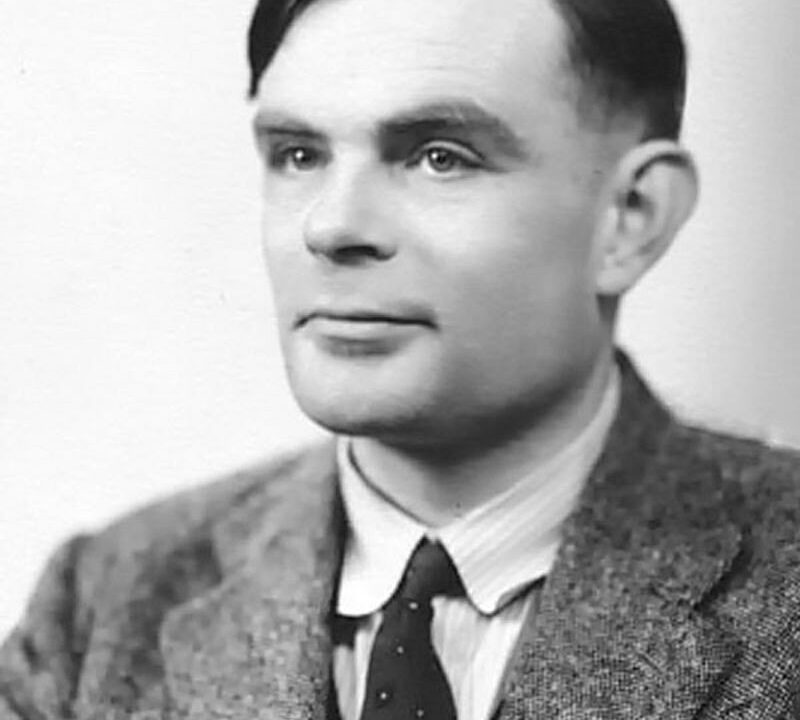 Alan Turing pyta: czy maszyny mogą myśleć? — Alan Turing (1951).jpg