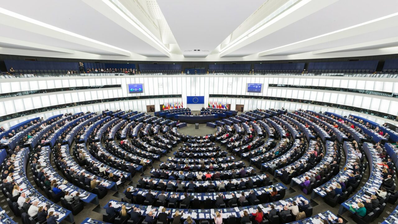 AI Act — Europa reguluje sztuczną inteligencję — European Parliament Strasbourg Hemicycle - Diliff.jpg